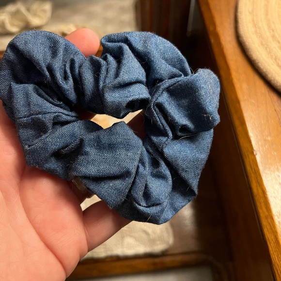 SET OF 5 Classic Solid Colors Hair Scrunchies White Eyelet, Metallic Red, Denim - Picture 2 of 6